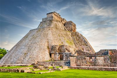 Mexiko Halbinsel Yucatan Uxmal Pyramide des Zauberers 